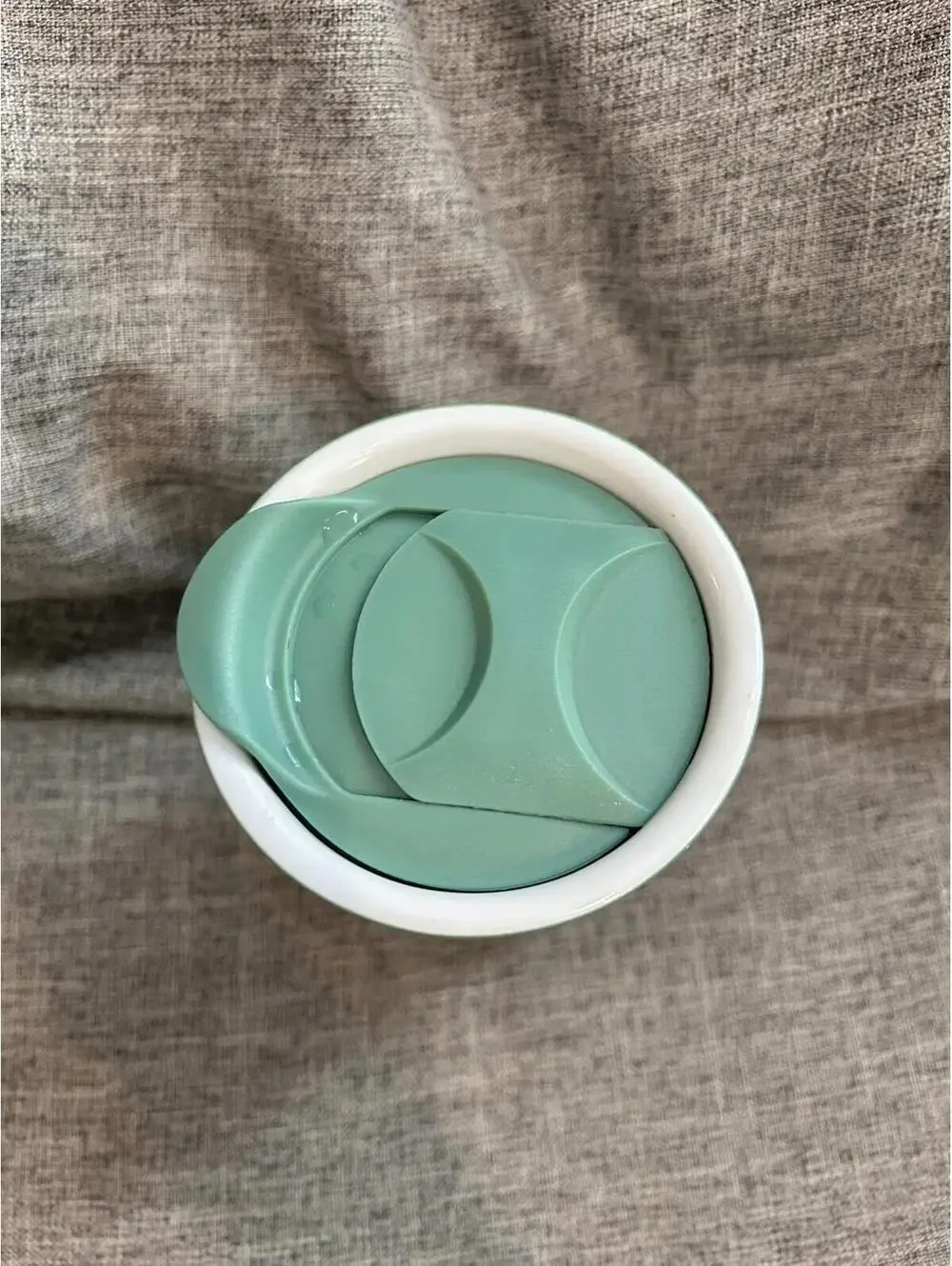 Sunday Morning Ceramic Travel Mug With Lid 18 Oz Green Happy Face Flowers Smile